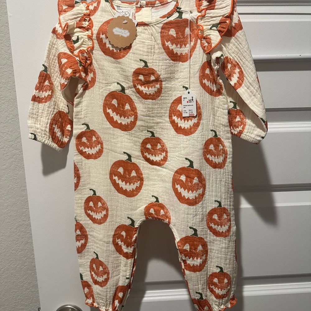 Mud Pie Cream and Orange Pumpkin Kids Footie